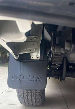 TOYOTA-HILUX-2021