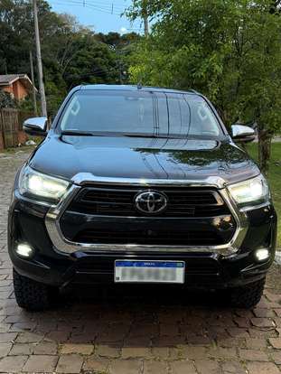 TOYOTA-HILUX-2.8 D-4D TURBO DIESEL CD SRX 4X4 AUTOMÁTICO TOYOTA-HILUX-2022