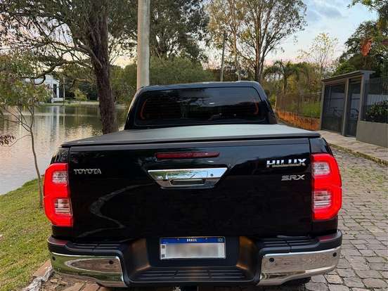 TOYOTA-HILUX-2.8 D-4D TURBO DIESEL CD SRX 4X4 AUTOMÁTICO TOYOTA-HILUX-2022