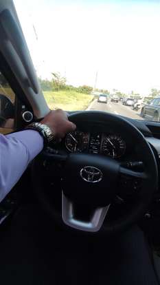 TOYOTA-HILUX-2025