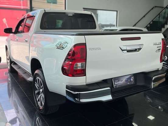 TOYOTA-HILUX-2.8 SRX 4X4 CD 16V DIESEL 4P AUTOMÁTICO TOYOTA-HILUX-2017