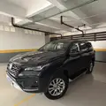 TOYOTA HILUX SW4 2.8 D-4D TURBO DIESEL SRX 7L 4X4 AUTOMÁTICO TOYOTA HILUX SW4 2.8 D-4D TURBO DIESEL SRX 7L 4X4 AUTOMÁTICO