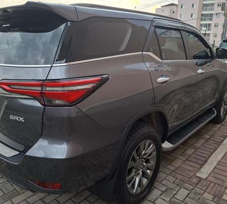 TOYOTA-HILUX SW4-2022