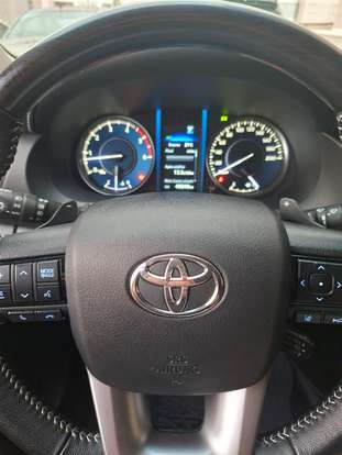 TOYOTA-HILUX SW4-2022