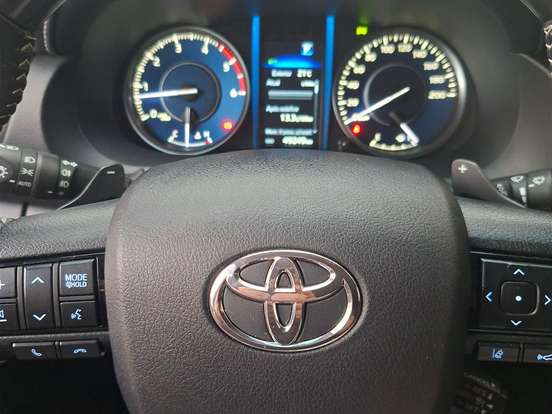 TOYOTA-HILUX SW4-2.8 D-4D TURBO DIESEL SRX 7L 4X4 AUTOMÁTICO TOYOTA-HILUX SW4-2022