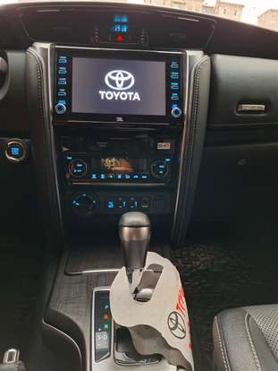 TOYOTA-HILUX SW4-2022