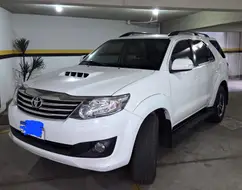 TOYOTA HILUX SW4 3.0 SRV 4X4 16V TURBO INTERCOOLER DIESEL 4P AUTOMÁTICO TOYOTA HILUX SW4 3.0 SRV 4X4 16V TURBO INTERCOOLER DIESEL 4P AUTOMÁTICO