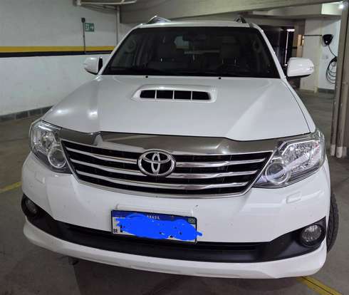TOYOTA-HILUX SW4-2014