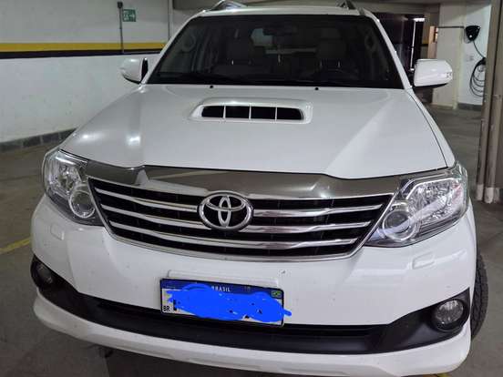 TOYOTA-HILUX SW4-3.0 SRV 4X4 16V TURBO INTERCOOLER DIESEL 4P AUTOMÁTICO TOYOTA-HILUX SW4-2014