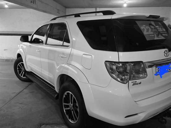 TOYOTA-HILUX SW4-3.0 SRV 4X4 16V TURBO INTERCOOLER DIESEL 4P AUTOMÁTICO TOYOTA-HILUX SW4-2014