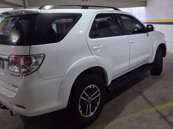 TOYOTA-HILUX SW4-3.0 SRV 4X4 16V TURBO INTERCOOLER DIESEL 4P AUTOMÁTICO TOYOTA-HILUX SW4-2014