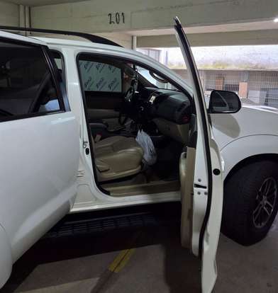 TOYOTA-HILUX SW4-2014