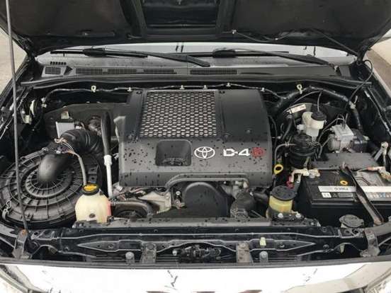 TOYOTA-HILUX SW4-3.0 SRV 4X4 7 LUGARES 16V TURBO INTERCOOLER DIESEL 4P AUTOMÁTICO TOYOTA-HILUX SW4-2011