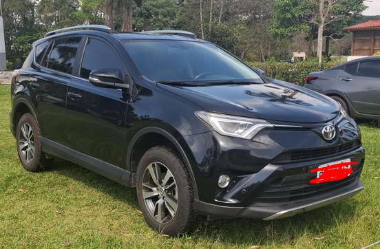 TOYOTA-RAV4-2017