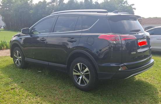 TOYOTA-RAV4-2017