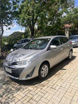 TOYOTA-YARIS-2019