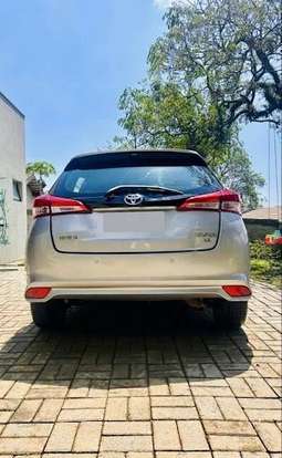 TOYOTA-YARIS-2019