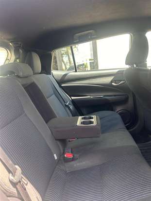 TOYOTA-YARIS-2019