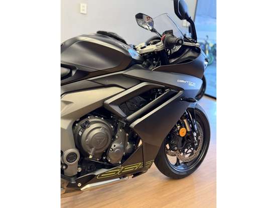TRIUMPH-DAYTONA 660-2024