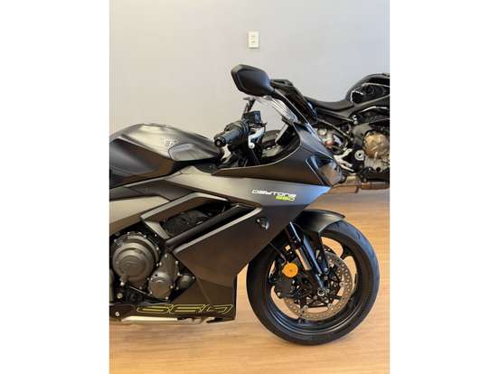 TRIUMPH-DAYTONA 660-2024