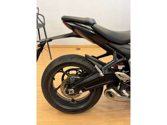TRIUMPH-DAYTONA 660-2024
