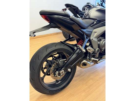 TRIUMPH-DAYTONA 660-2024