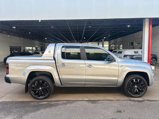 VOLKSWAGEN-AMAROK-2024