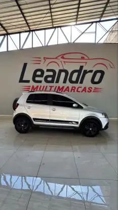 VOLKSWAGEN-CROSSFOX-2012