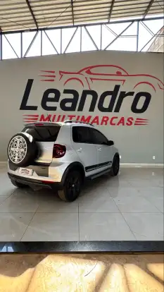 VOLKSWAGEN-CROSSFOX-2012