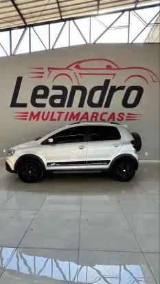 VOLKSWAGEN-CROSSFOX-2012