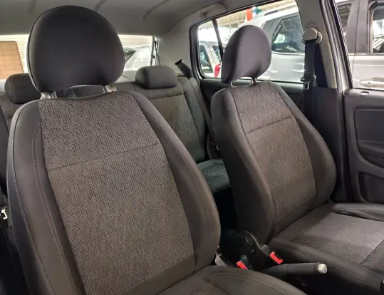 VOLKSWAGEN-FOX-2014