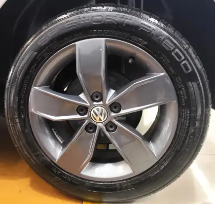 VOLKSWAGEN-FOX-2014