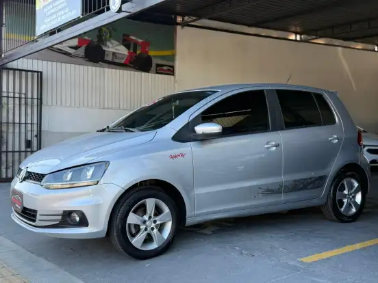 VOLKSWAGEN-FOX-2015