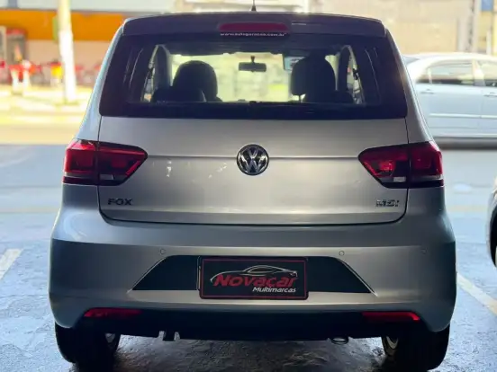 VOLKSWAGEN-FOX-2015