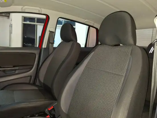 VOLKSWAGEN-FOX-2019