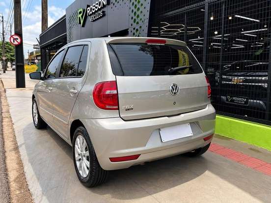 VOLKSWAGEN-FOX-1.0 MI 8V FLEX 4P MANUAL VOLKSWAGEN-FOX-2013