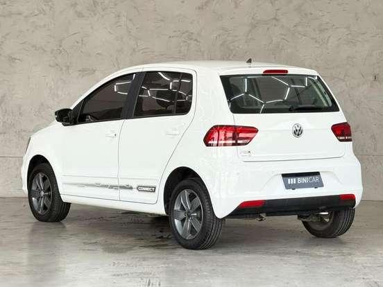 VOLKSWAGEN-FOX-2017