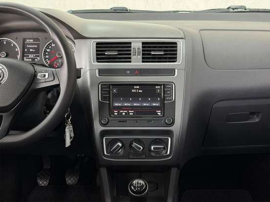 VOLKSWAGEN-FOX-2017