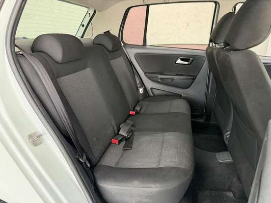 VOLKSWAGEN-FOX-2017