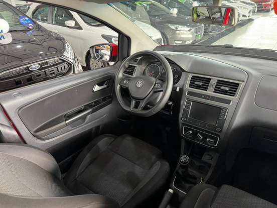 VOLKSWAGEN-FOX-2019