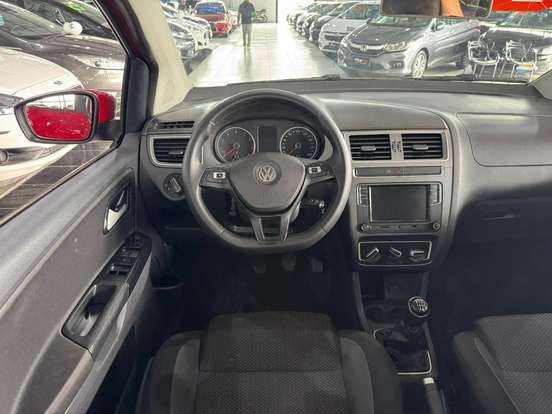 VOLKSWAGEN-FOX-2019