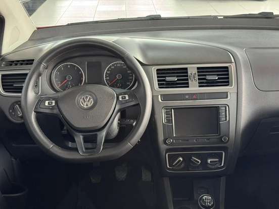 VOLKSWAGEN-FOX-2019