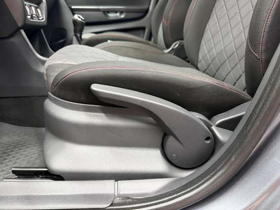 VOLKSWAGEN-FOX-2019