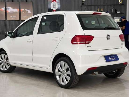VOLKSWAGEN-FOX-1.6 MSI TRENDLINE 8V FLEX 4P MANUAL VOLKSWAGEN-FOX-2016
