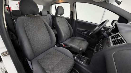 VOLKSWAGEN-FOX-1.6 MSI TRENDLINE 8V FLEX 4P MANUAL VOLKSWAGEN-FOX-2016