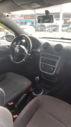VOLKSWAGEN-GOL-2011