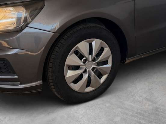 VOLKSWAGEN-GOL-2021