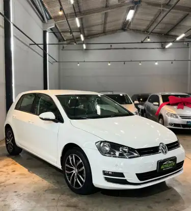 VOLKSWAGEN-GOLF-2014
