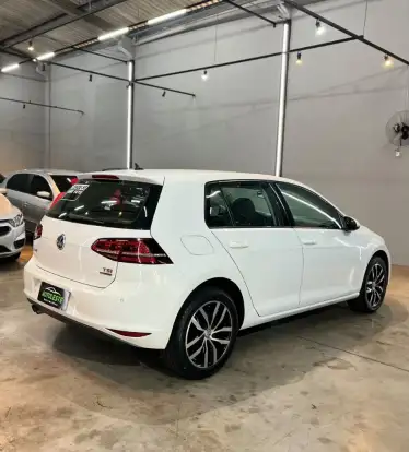 VOLKSWAGEN-GOLF-1.4 TSI HIGHLINE 16V GASOLINA 4P AUTOMÁTICO VOLKSWAGEN-GOLF-2014