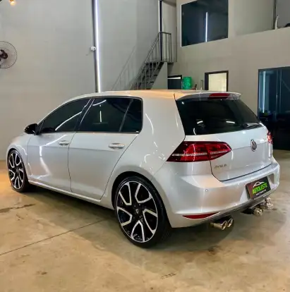 VOLKSWAGEN-GOLF-2014